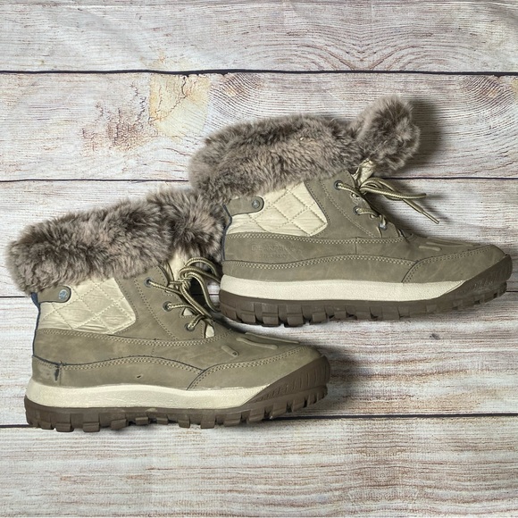 Women's Bearpaw Becka Waterproof Winter Ankle Snow Boots Size 7 - Picture 5 of 8